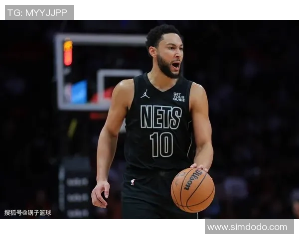 本西蒙斯无球可打 却与尼克杨前女友以及美艳健身网红出海垂钓